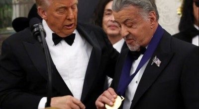 سیلوستر استالونه (“راکی”) در مرکز کندی جایزه گرفت…